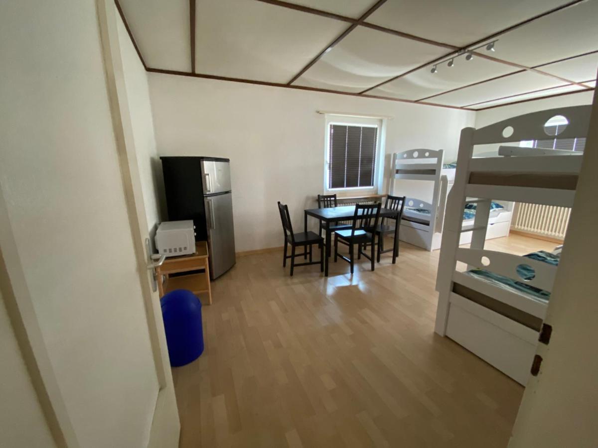 Hostel Airport Oberglatt Екстер'єр фото
