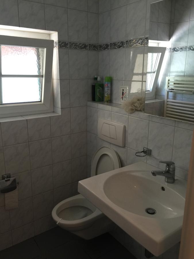 Hostel Airport Oberglatt Екстер'єр фото