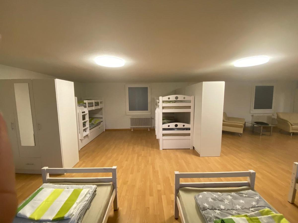 Hostel Airport Oberglatt Екстер'єр фото