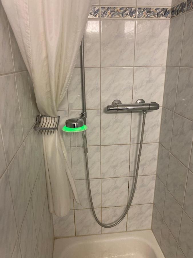 Hostel Airport Oberglatt Екстер'єр фото